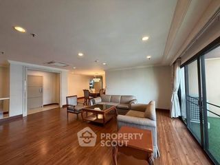 For rent 3 bedrooms apartment in Watthana, Bangkok