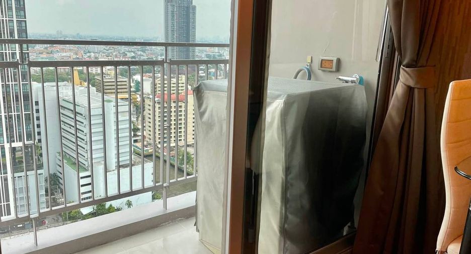 For rent 2 bedrooms condo in Watthana, Bangkok