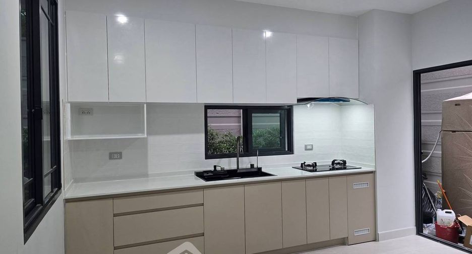 For rent 2 bedrooms house in Suan Luang, Bangkok