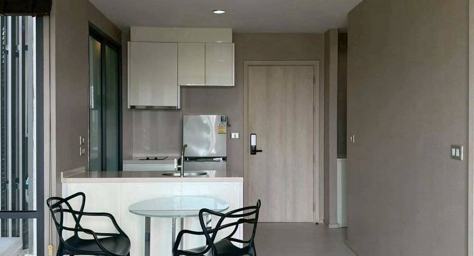À louer 1 chambre condo à Khlong Toei, Bangkok