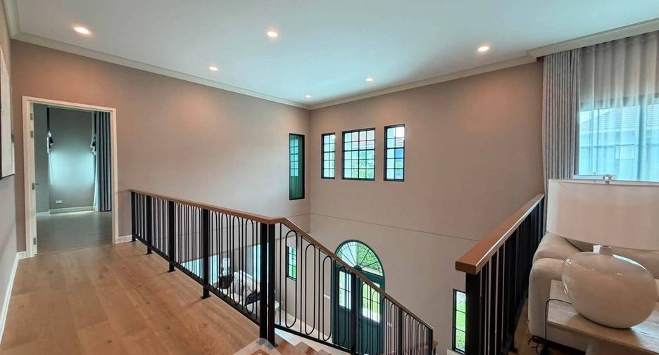 For rent 5 bedrooms house in Bang Kapi, Bangkok