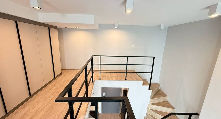 Wohnung zur Miete mit 2 Zimmer in Huai Khwang, Bangkok