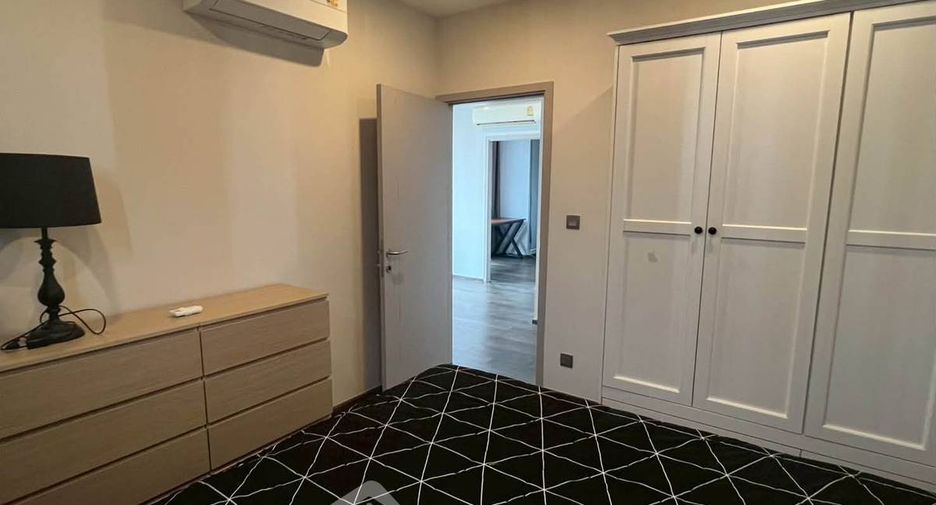 For rent 2 bedrooms condo in Pathum Wan, Bangkok