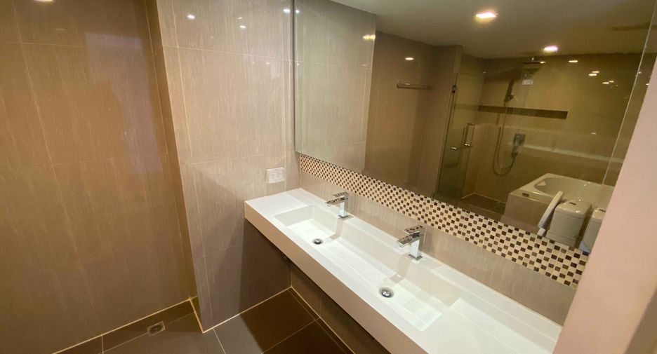 For rent and for sale 2 bedrooms condo in Watthana, Bangkok