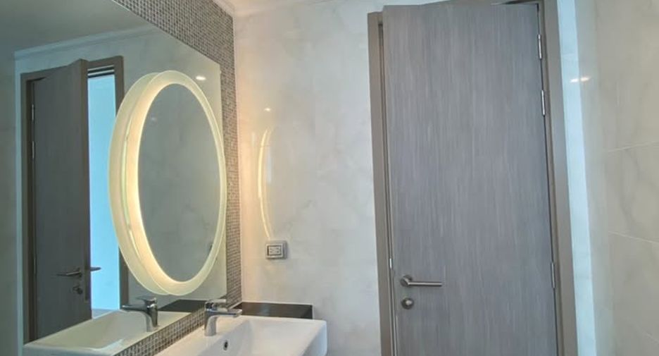 For rent and for sale 2 bedrooms condo in Watthana, Bangkok