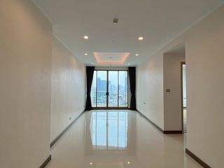 For rent and for sale 2 bedrooms condo in Watthana, Bangkok