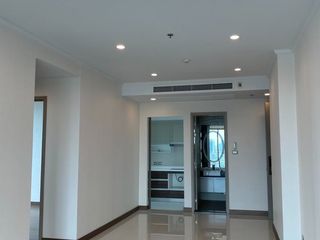 For rent and for sale 2 bedrooms condo in Watthana, Bangkok