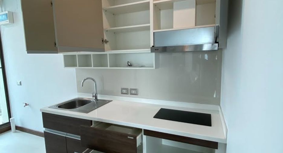 For rent and for sale 2 bedrooms condo in Watthana, Bangkok