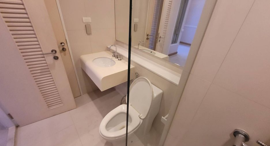 For rent 2 bedrooms condo in Sathon, Bangkok