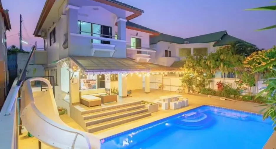 For sale 4 bedrooms villa in Bang Lamung, Chonburi