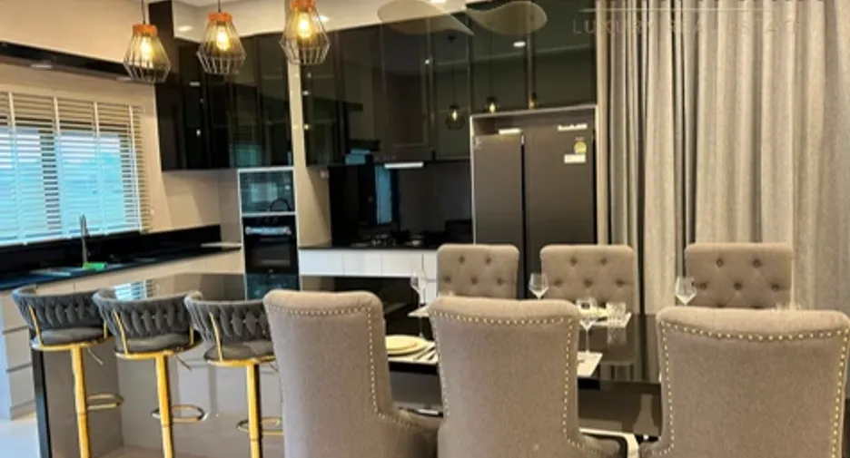 À vendre 3 chambres villa à Bang Lamung, Chonburi