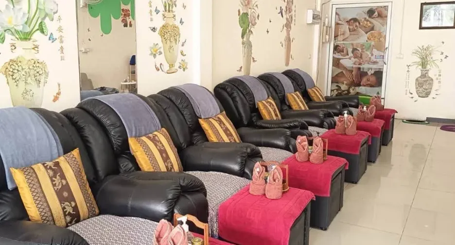 Gewerbefläche zum Kauf mit 2 Zimmer in Bang Lamung, Chonburi