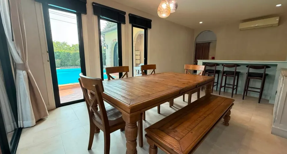 For rent 3 bedrooms villa in Huay Yai, Pattaya