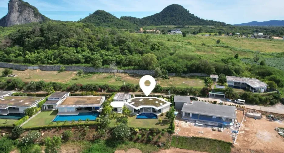 À vendre 3 chambres villa à Bang Saray, Pattaya