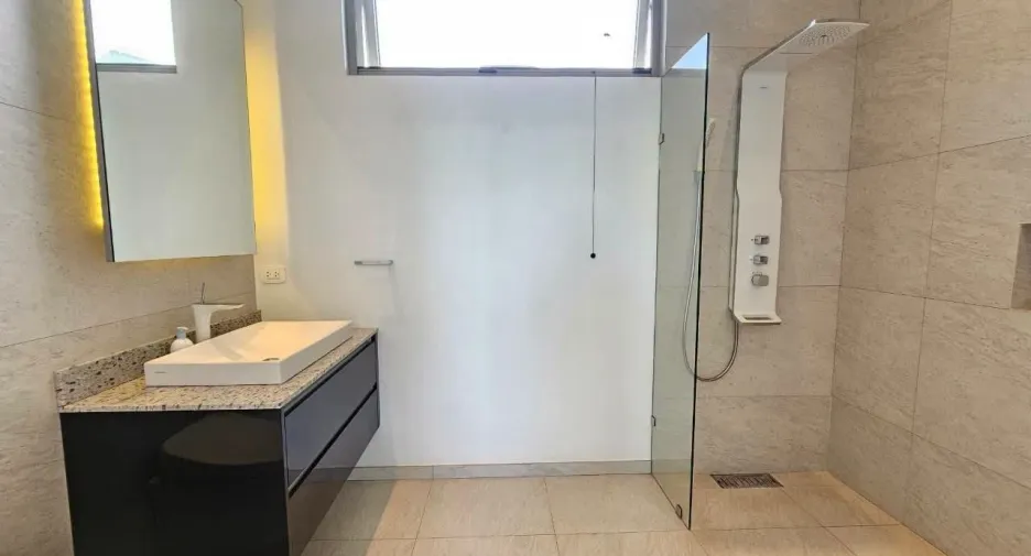 À vendre 3 chambres villa à Bang Saray, Pattaya