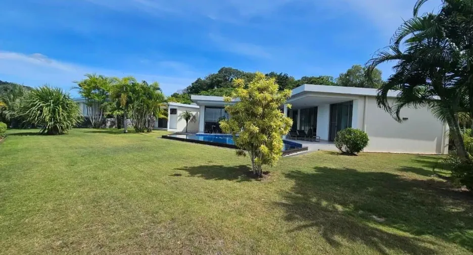 À vendre 3 chambres villa à Bang Saray, Pattaya