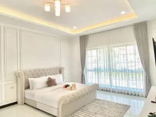 Villa en venta de 4 habitaciones en Bang Lamung, Chonburi
