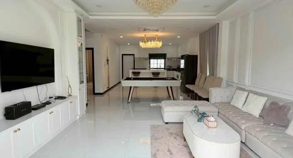 Villa en venta de 4 habitaciones en Huay Yai, Pattaya