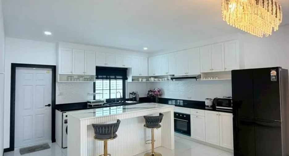 Villa en venta de 4 habitaciones en Huay Yai, Pattaya