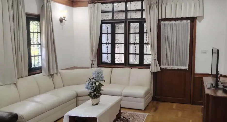 For rent 4 bedrooms house in Mueang Chiang Mai, Chiang Mai