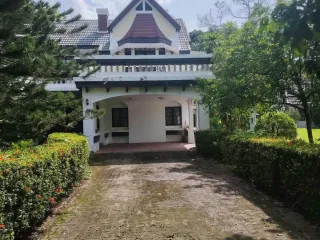 For rent 4 bedrooms house in Mueang Chiang Mai, Chiang Mai