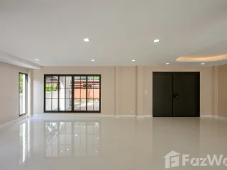 Haus zum Kauf mit 4 Zimmer in Bang Na, Bangkok