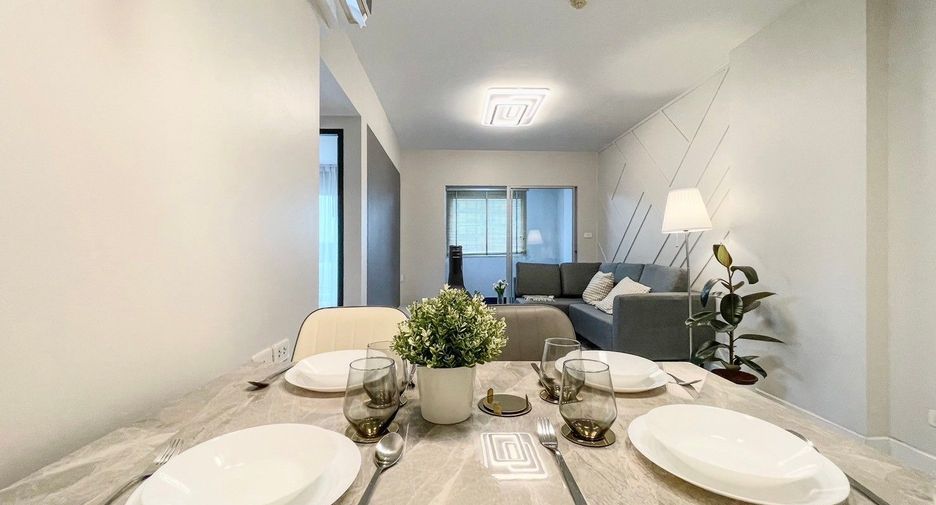 For sale 2 bedrooms condo in Huai Khwang, Bangkok