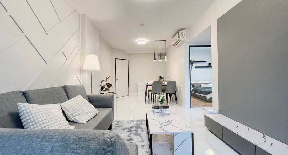 For sale 2 bedrooms condo in Huai Khwang, Bangkok