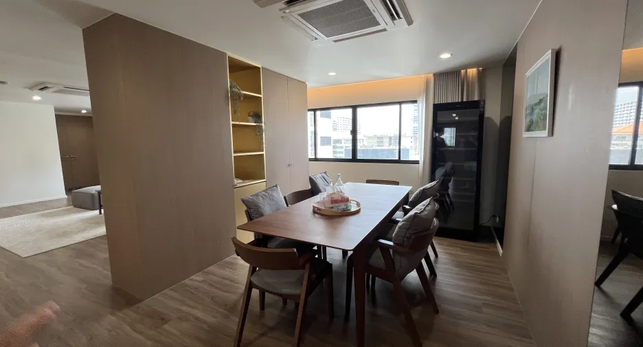 À vendre 4 chambres condo à Watthana, Bangkok