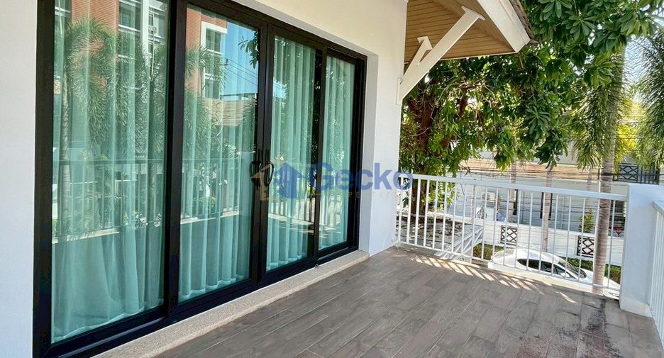 Casa en alquiler de 4 habitaciones en Bang Lamung, Chonburi