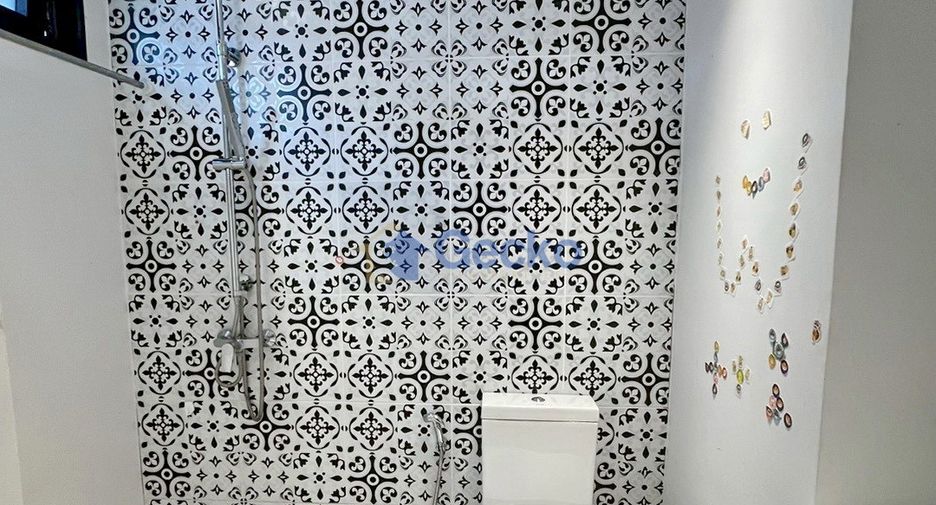 Casa en alquiler de 4 habitaciones en Bang Lamung, Chonburi