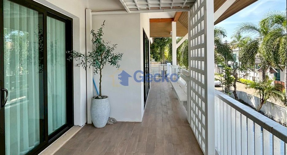 Casa en alquiler de 4 habitaciones en Bang Lamung, Chonburi