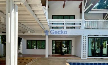 Casa en alquiler de 4 habitaciones en Bang Lamung, Chonburi