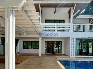 Casa en alquiler de 4 habitaciones en Bang Lamung, Chonburi