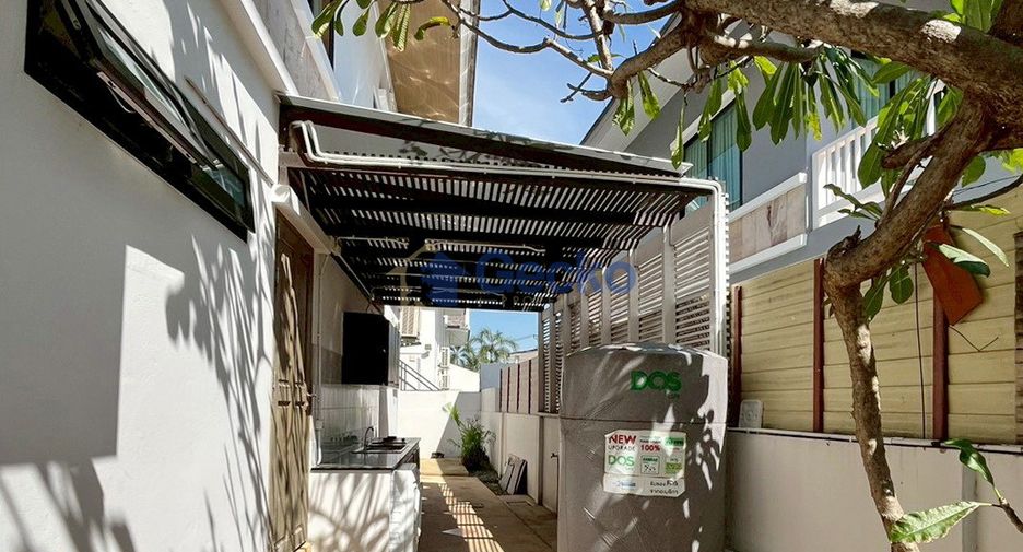 Casa en alquiler de 4 habitaciones en Bang Lamung, Chonburi
