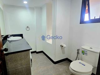 À louer et à vendre 1 chambre condo à Bang Lamung, Chonburi