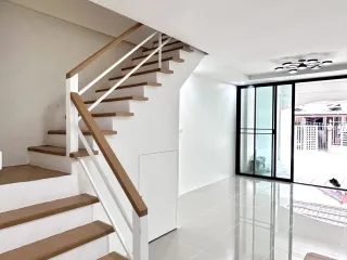 For sale 3 ベッドルーム townhouse in Mueang Phitsanulok, Phitsanulok