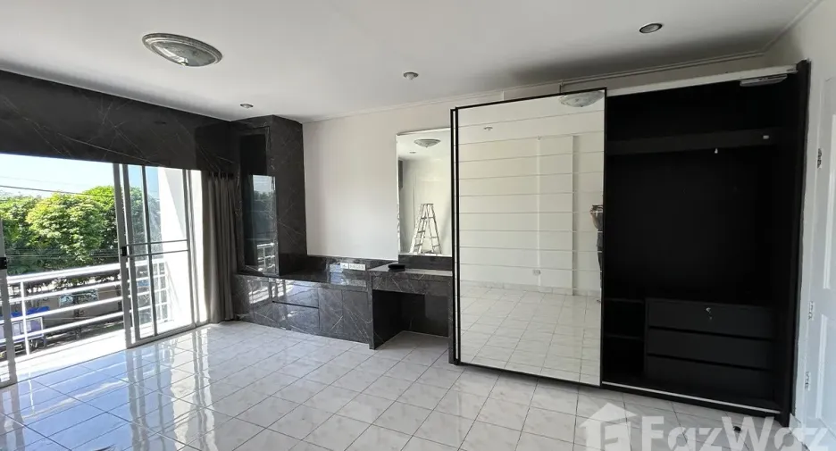 Casa adosada en venta de 2 habitaciones en Bang Yai, Nonthaburi