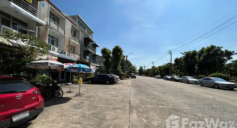 Casa adosada en venta de 2 habitaciones en Bang Yai, Nonthaburi