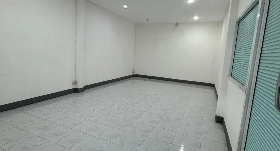 出租 公寓 独立屋 在 Khlong Luang, Pathum Thani
