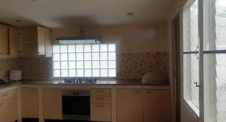 For rent 2 bedrooms house in Watthana, Bangkok