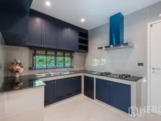 出租 和 出售 5 卧室 独立屋 在 Bang Phli, Samut Prakan