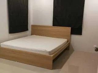 Oficina en alquiler de 3 habitaciones en Phra Khanong, Bangkok