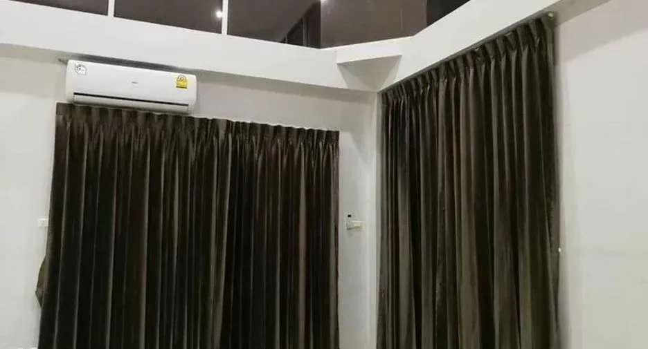 Oficina en alquiler de 3 habitaciones en Phra Khanong, Bangkok