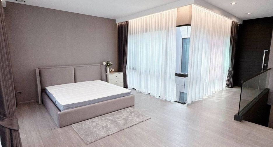 For rent そして for sale 3 ベッドルーム townhouse in Lat Phrao, Bangkok