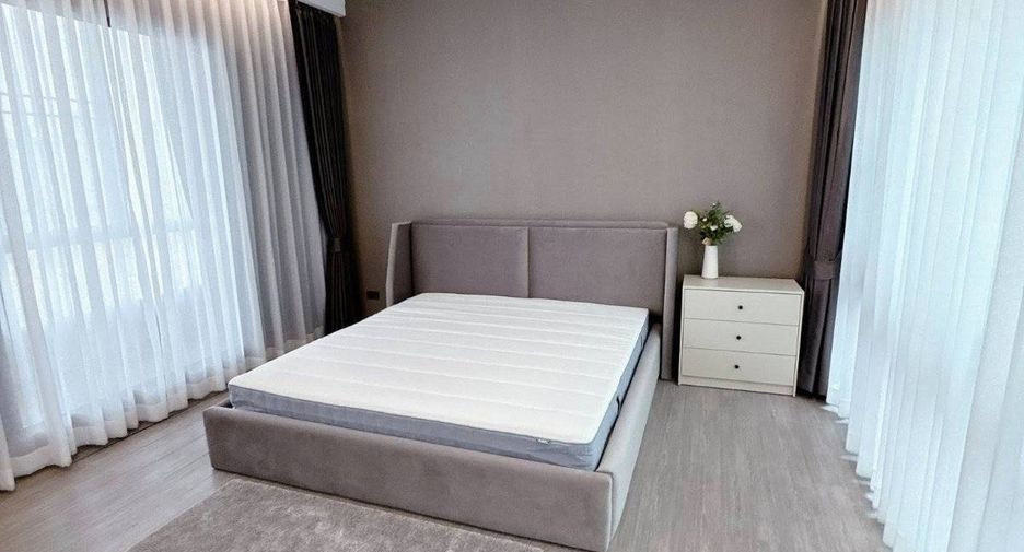 For rent そして for sale 3 ベッドルーム townhouse in Lat Phrao, Bangkok
