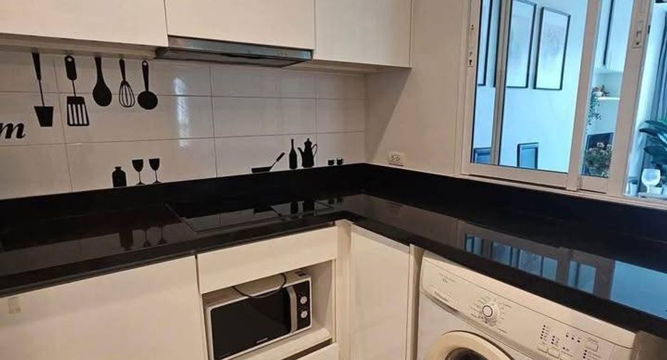 Condo en alquiler de 3 habitaciones en Khlong Toei, Bangkok