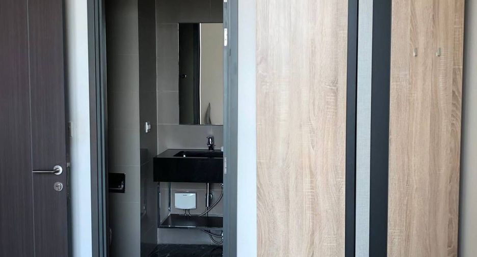 For rent and for sale 1 bed condo in Khlong Toei, Bangkok