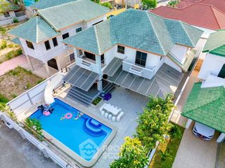 Villa en alquiler y en venta de 4 habitaciones en Bang Lamung, Chonburi