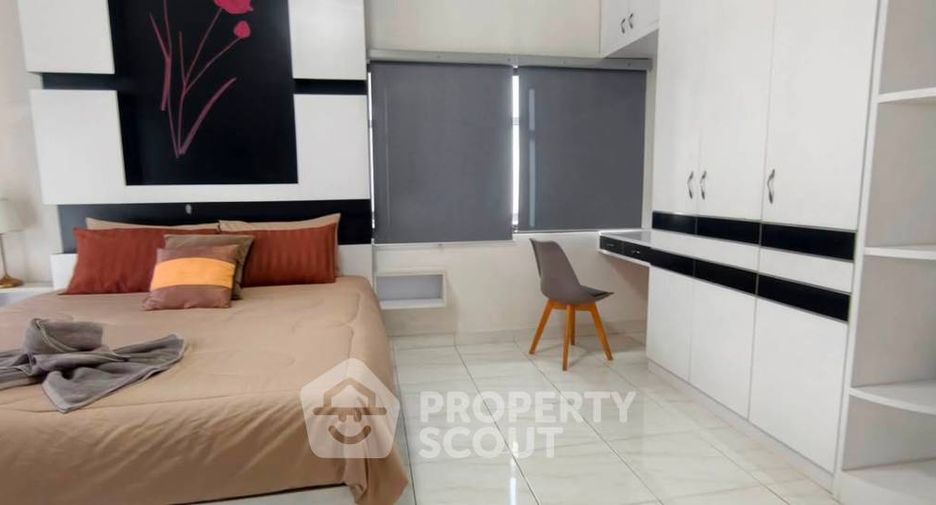 Villa en alquiler y en venta de 4 habitaciones en Bang Lamung, Chonburi